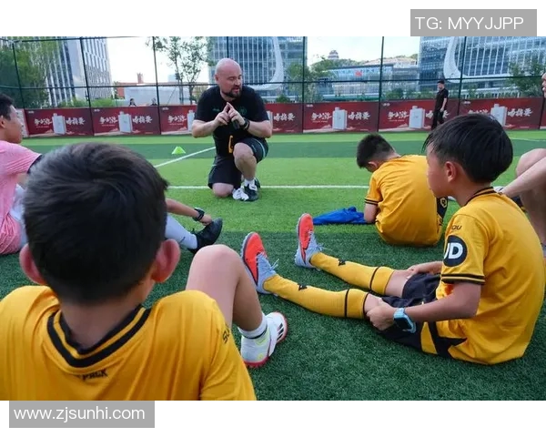 儿童足球训练视频教程助力小球员成长提升技巧与团队合作能力